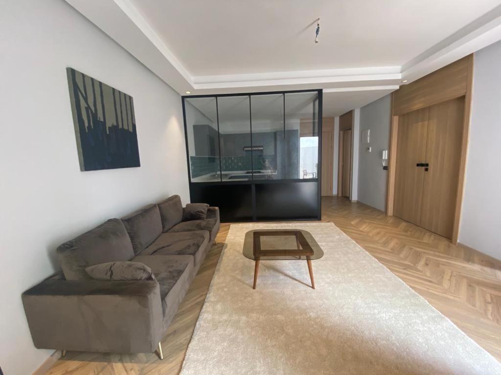 Spacious New 1-Bedroom Unit In Downtown W Terrace And Free Parking คาซาบลังกา ภายนอก รูปภาพ